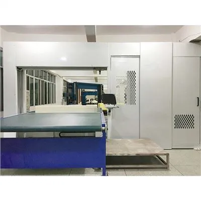 Máquina cortadora de esponja